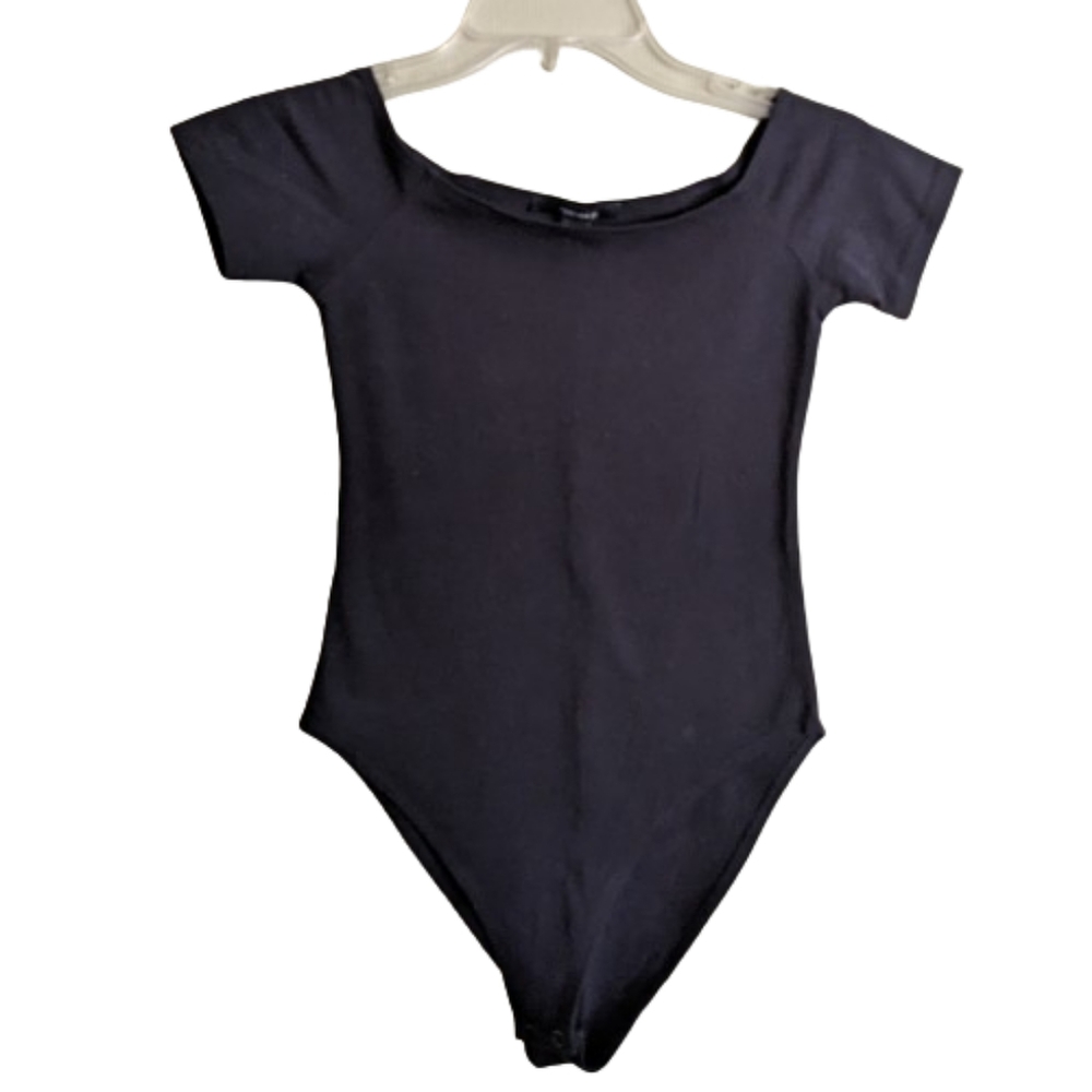 Forever 21 Bodysuit Black Cap Short Sleeves Scoop Neckline
